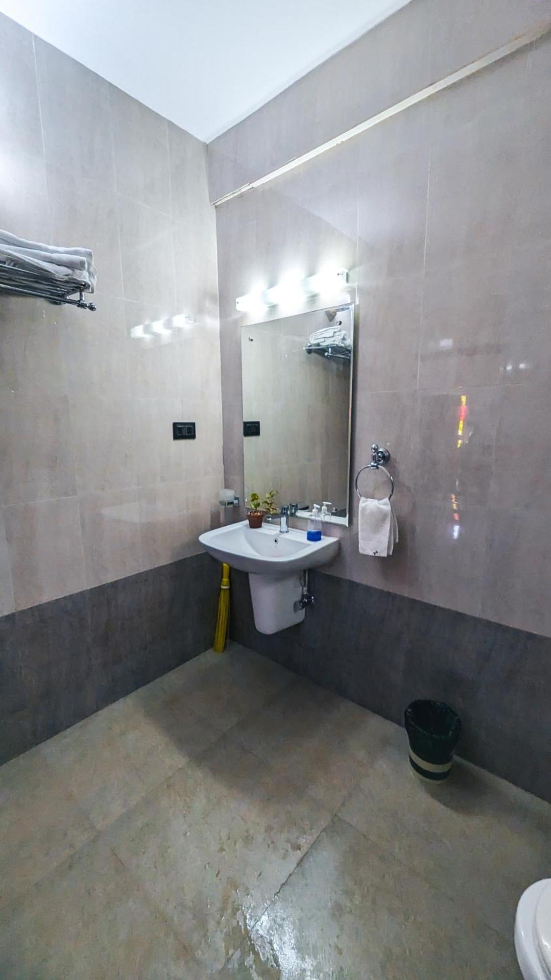 The First House By V3Homestay 4Bhk Private Pool Calangute Esterno foto