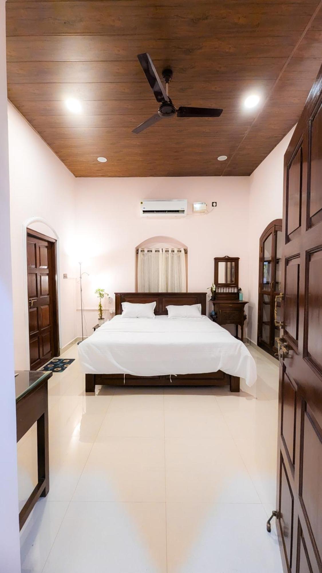 The First House By V3Homestay 4Bhk Private Pool Calangute Esterno foto