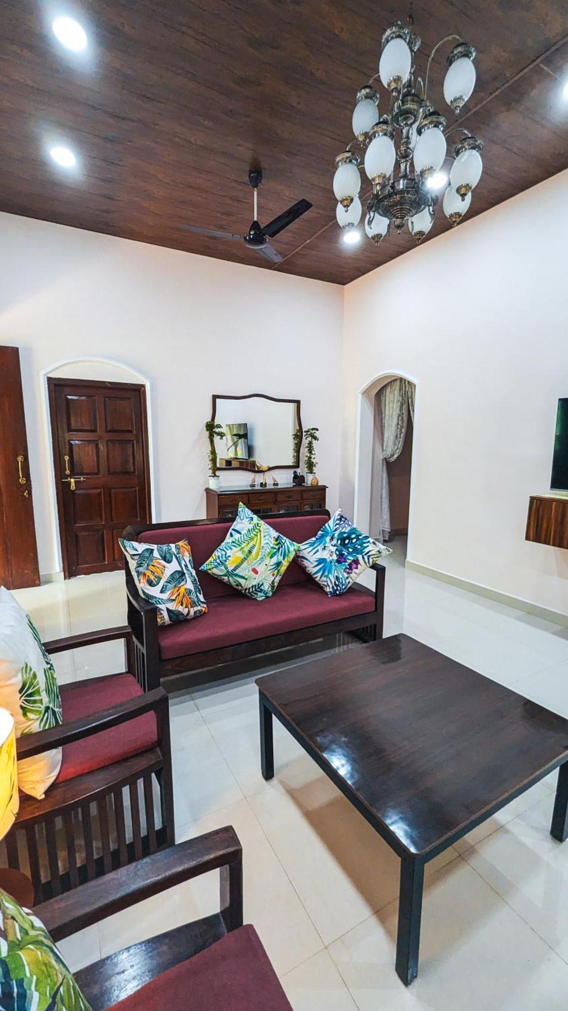 The First House By V3Homestay 4Bhk Private Pool Calangute Esterno foto