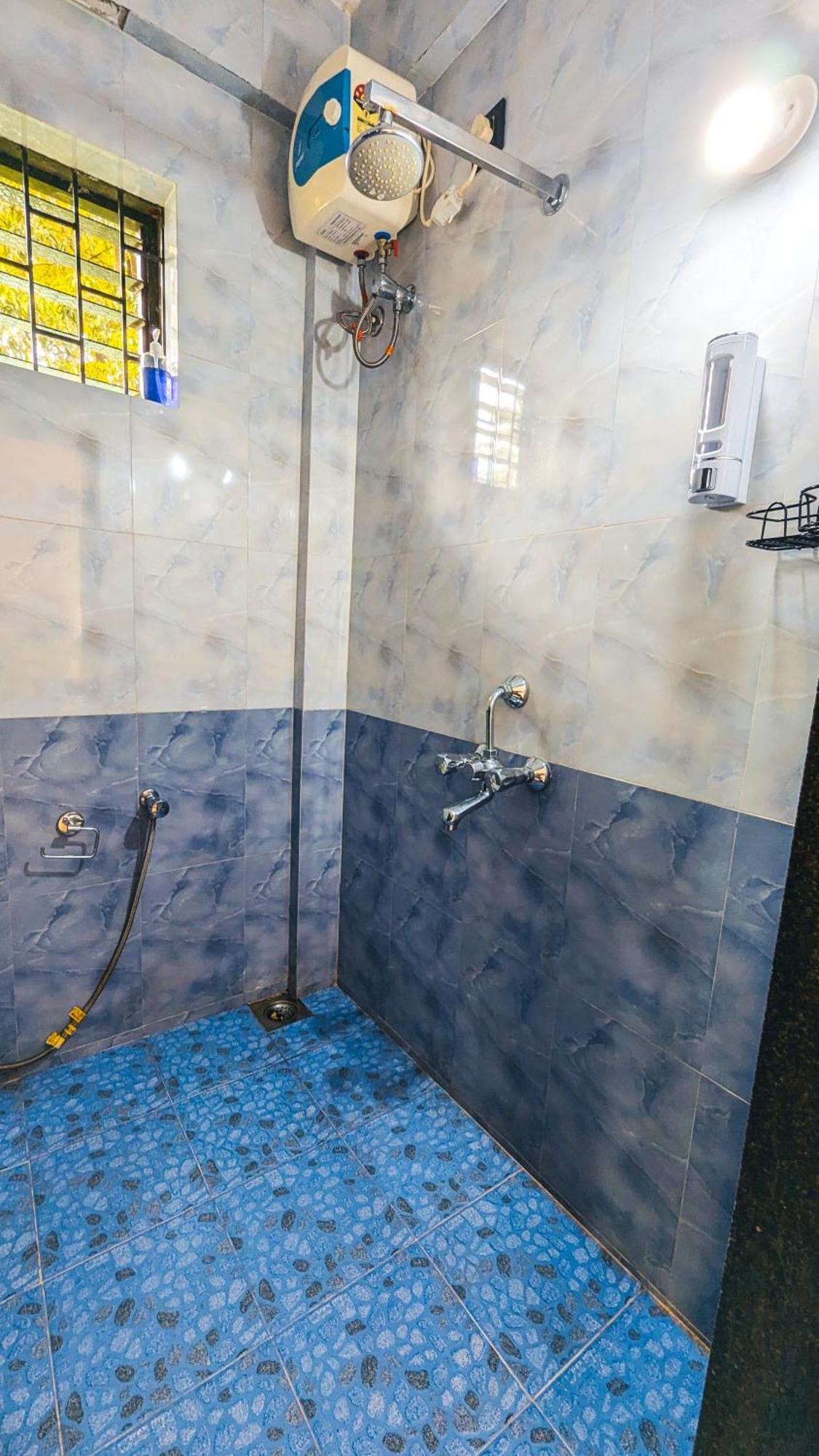 The First House By V3Homestay 4Bhk Private Pool Calangute Esterno foto